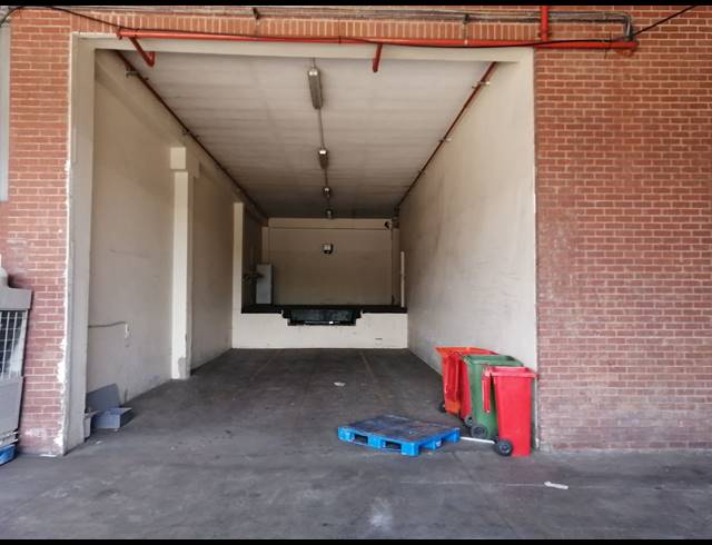 3,663M² FACTORY TO LET IN NEW GERMANY